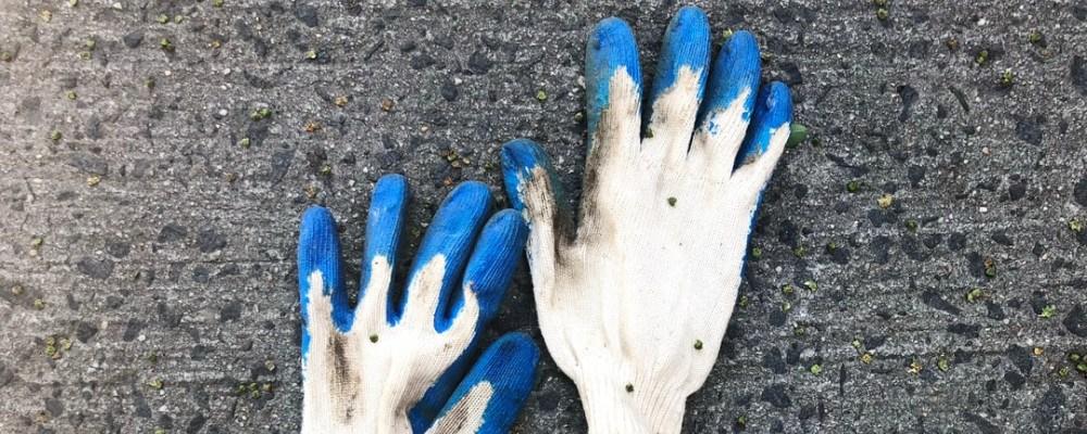 Dirty old gardening gloves